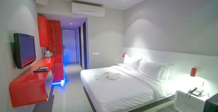 Hotel Sinq Party - No Male Stags Allowed Candolim