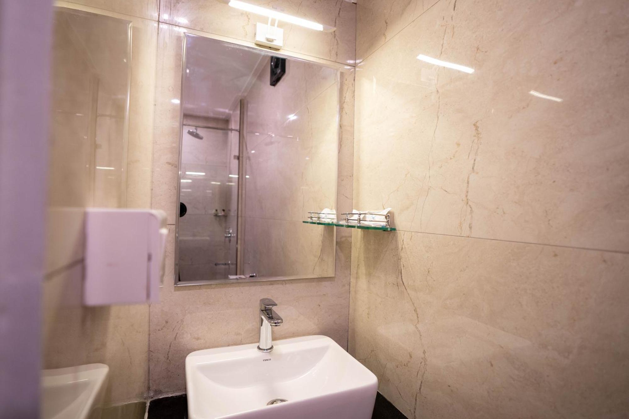 Sinq Party - No Male Stags Allowed Hotel 3*