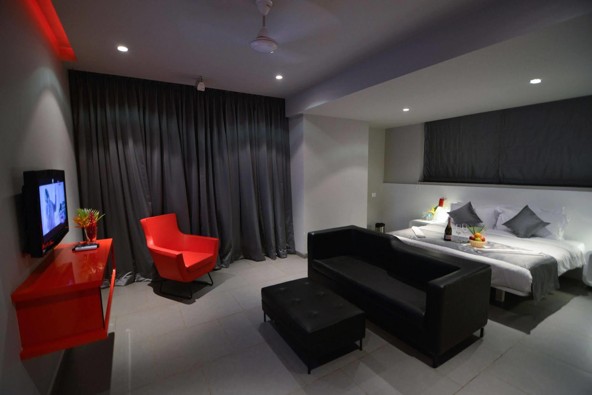 Hotel Sinq Party - No Male Stags Allowed